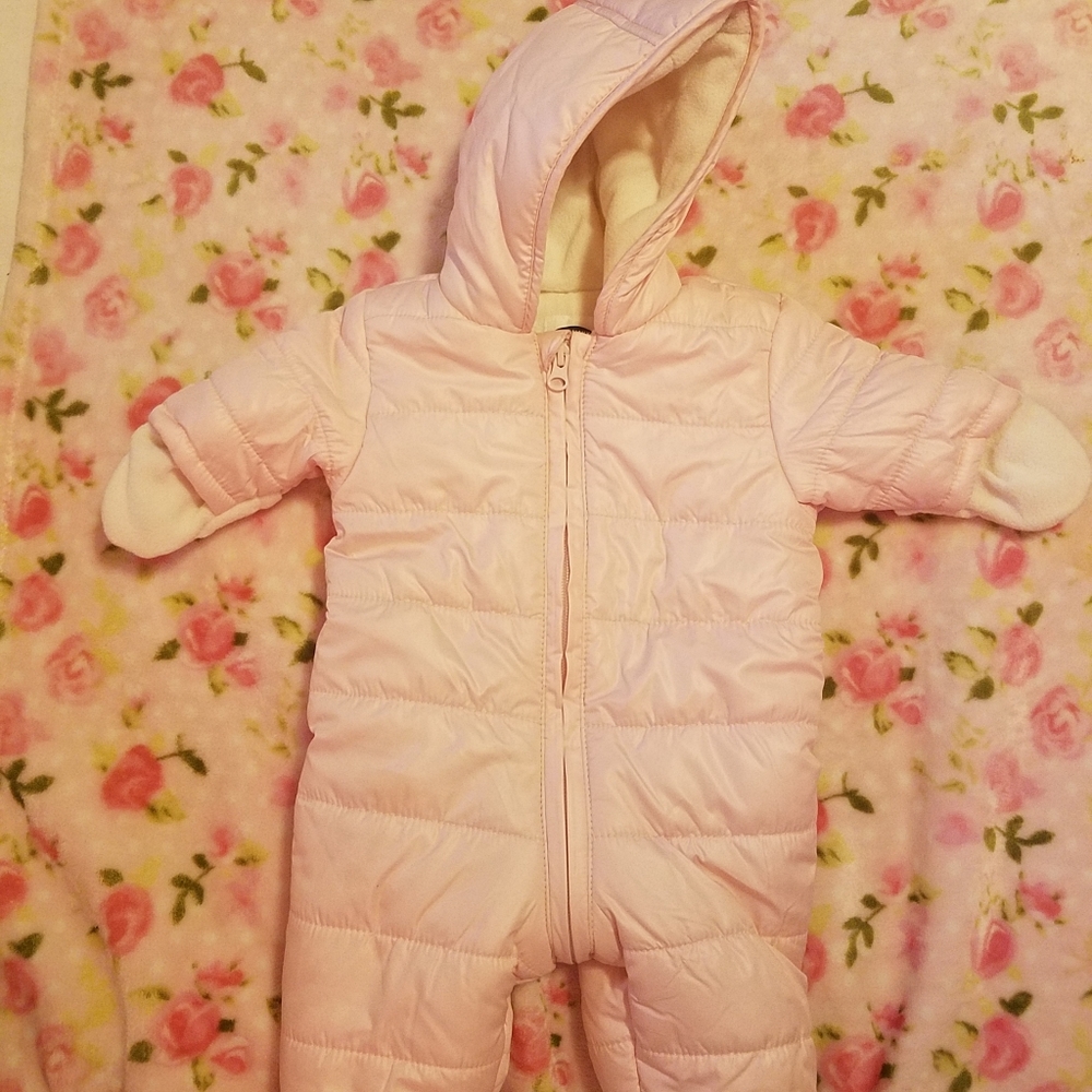 Old Navy 0 - 3 month winter suit